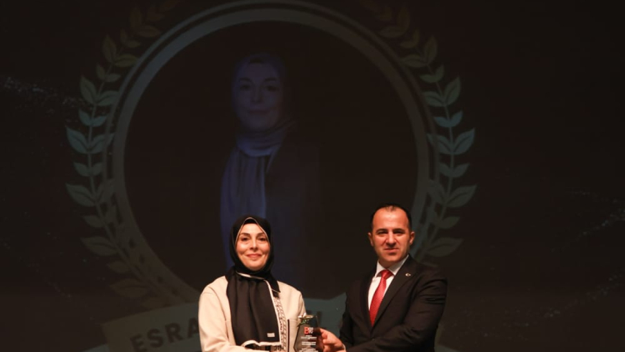 ESRA ÇERGEL OCAK – “Kalemiyle İnsan Ruhunu Aydınlatan Yazar”